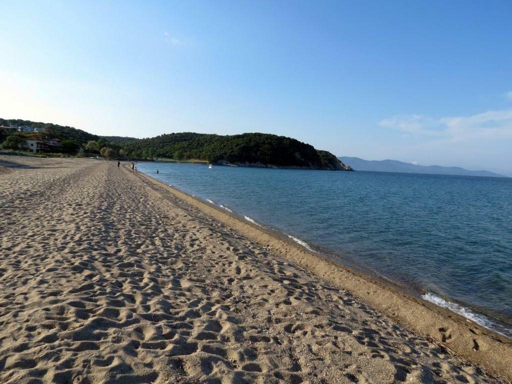 Beachfront Stylish Maisonette In Иериссос Экстерьер фото