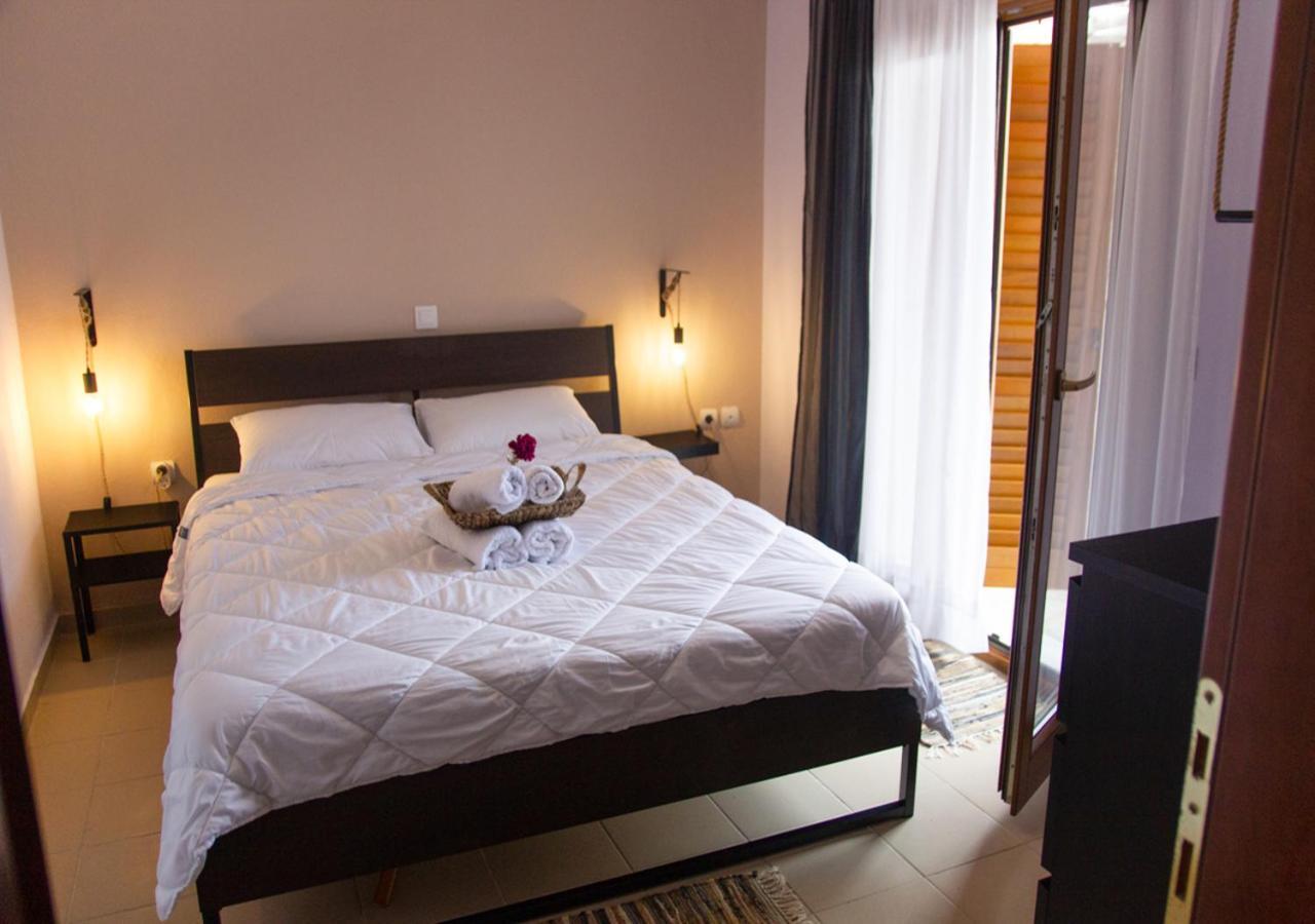 Beachfront Stylish Maisonette In Иериссос Экстерьер фото