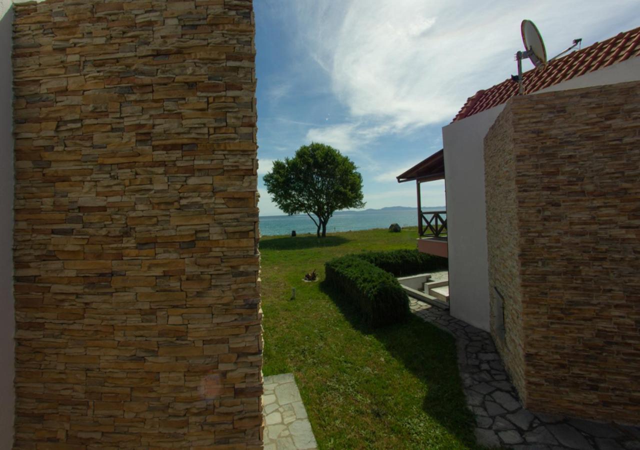 Beachfront Stylish Maisonette In Иериссос Экстерьер фото