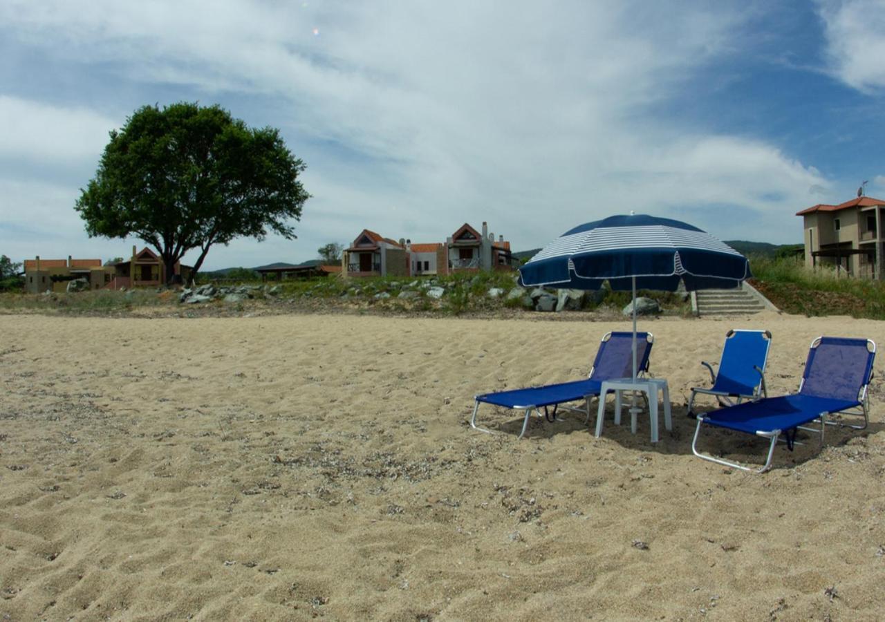 Beachfront Stylish Maisonette In Иериссос Экстерьер фото