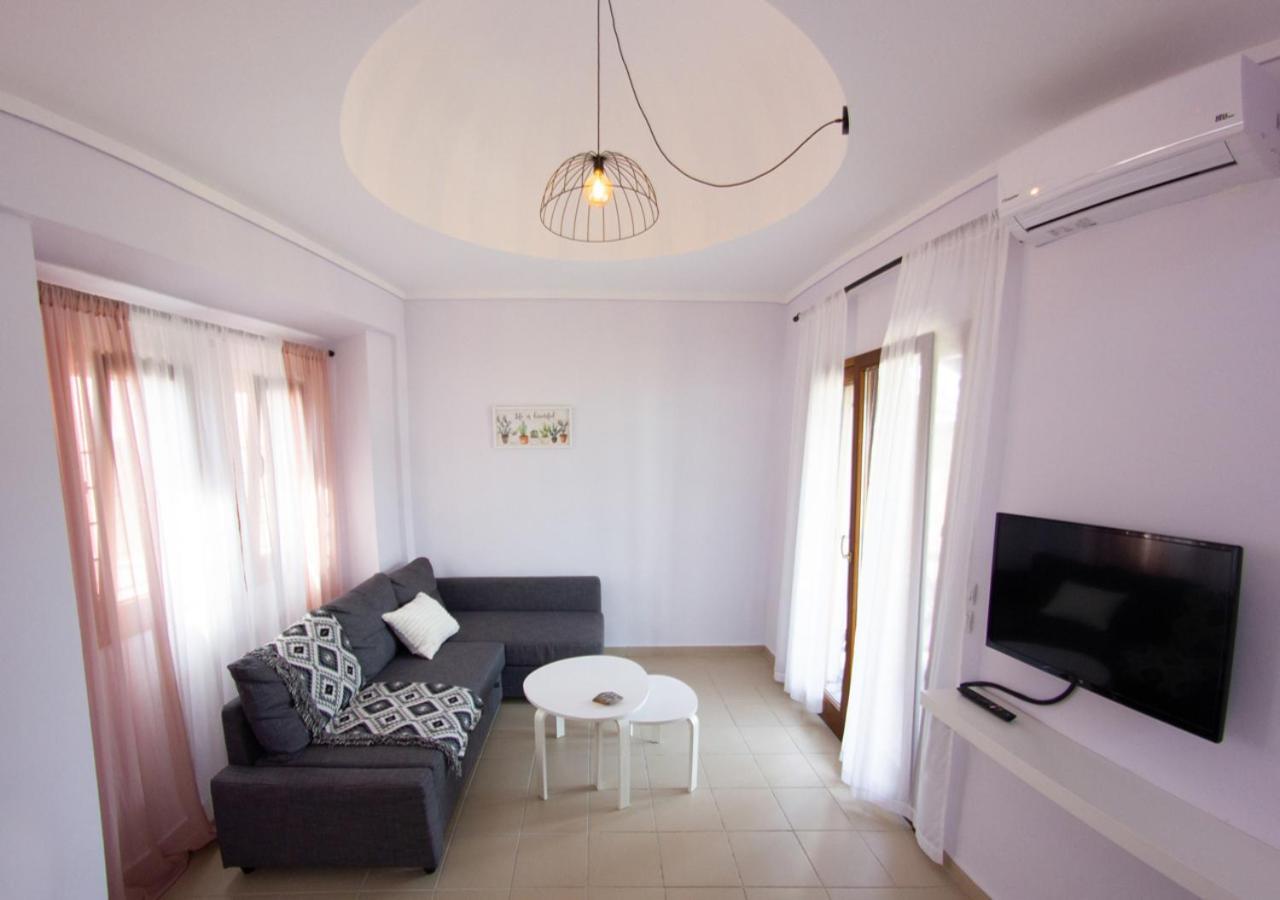 Beachfront Stylish Maisonette In Иериссос Экстерьер фото